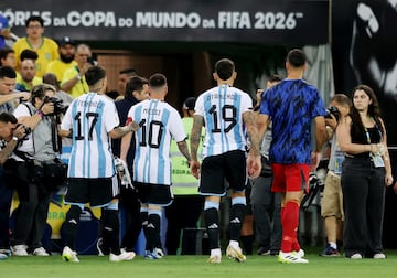 Messi, como capitán de Argentina, decidió que tras los incidentes no se iba a jugar. 