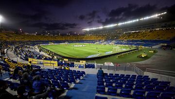 Los abonados de Las Palmas siguen sin noticias desde su club