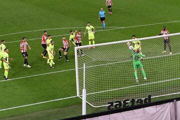 Vuelve a adelantarse el Athletic con un gol de Iñigo Martínez 