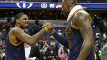 Los mejores Cavs: 91 puntos entre LeBron, Kyrie y J.R. Smith