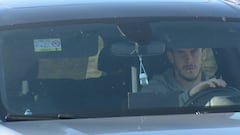 Bale fue recibido con abucheos y gritos: "¡qué malo eres; fuera!