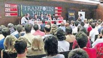 <b>ÉXITO ROTUNDO. </b>Murcia se prepara para la Liga de los Ases y así lo demostró abarrotando los salones del Hotel Nelva. Seguirá la estela del ya ascendido Valladolid y espera la compañía de su vecino Almería.