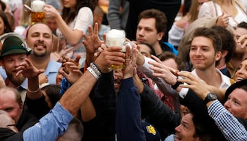 Desde el sábado 17 de septiembre hasta el 3 de octubre se celebrará el Oktoberfest 2022, una de las fiestas más populares mundo. Es la celebración por excelencia de los amantes de la cerveza y la comida bávara.