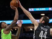 Los Bucks mueven ficha: Tyler Zeller llega desde Brooklyn