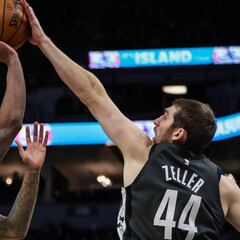 Los Bucks mueven ficha: Tyler Zeller llega desde Brooklyn