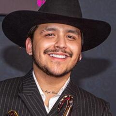 Christian Nodal realizará colaboración con BLACKPINK y MOMOLAND