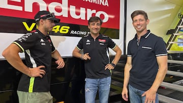 Stoner charló con Pablo Nieto y Di Giannantonio tras la carrera.