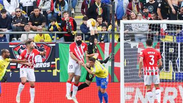 28/01/24 PARTIDO PRIMERA DIVISION CADIZ - ATHLETIC DE BILBAO CONAN LEDESMA CON ASIER VILLALIBRE