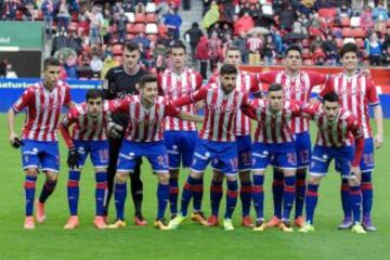 Partido Sporting de Gijón-Espanyol. Once del Sporting. De pie: Cuéllar, Luis Hernández, Vranjes, Mascarell y Meré. Agachados: Rachid, Carlos Castro, Jony, Carmona, Sanabria e Isma.