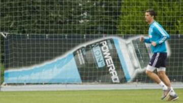 EN SOLITARIO. Desde el pasado jueves, Cristiano ha seguido un plan específico de recuperación al margen del grupo.