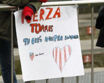 Fernando Torres ovacionado por el Vicente Calderón