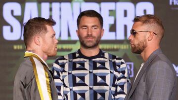 Canelo &Aacute;lvarez, Eddie Hearn y Billy Joe Saunders en la rueda de prensa previa al Canelo vs Saunders.