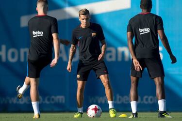 Lucas Digne took to the street to help Barcelona attack victims