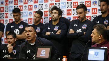 El presidente y el jugador de Colo Colo Anibal Mosa y Esteban Paredes