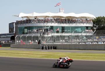 Panormica del circuito de Silverstone durante la carrera de MotoGP.