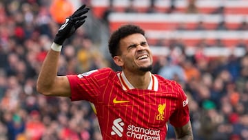 LIVERPOOL (United Kingdom), 16/02/2025.- Luis Diaz of Liverpool celebrates after scoring the 1-0 opening goal during the English Premier League match between Liverpool FC and Wolverhampton Wanderers, in Liverpool, Britain, 16 February 2025. (Reino Unido) EFE/EPA/PETER POWELL EDITORIAL USE ONLY. No use with unauthorized audio, video, data, fixture lists, club/league logos, 'live' services or NFTs. Online in-match use limited to 120 images, no video emulation. No use in betting, games or single club/league/player publications.