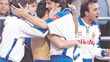 <b>GOLEADOR.</b> Villa rompió un encuentro trabado y que se abocaba al 0-0. Tres puntos vitales para que el Zaragoza siga escapando de la quema