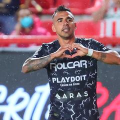 Escoboza tiene que deslindarse de América para llegar a Cruz Azul
