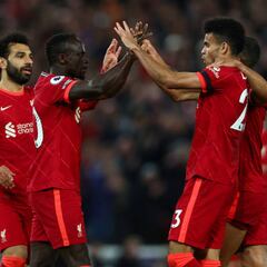 Neville asegura que Luis Díaz oxigenó el ataque del Liverpool