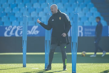 Miguel ?ngel Ramrez da instrucciones durante el entrenamiento.