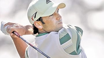 <b>RECTO. </b>Sergio García, después de golpear una bola en el Buick.