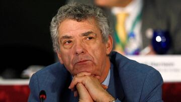 Villar recurre de nuevo a FIFA para que amenace al Gobierno