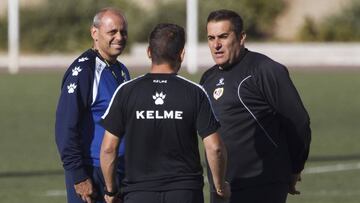 Sandoval y su equipo técnico