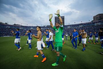 El Estadio Azul fue casa de la Máquina de 1996 hasta el 2018. El último encuentro que disputaron los Cementeros en este inmueble fue frente a Monarcas. El sábado 21 de abril, el Azul vio su último enfrentamiento Liga MX, ocurrió en la jornada 16, los de La Noria ya no tenían posibilidad de ingresar a liguilla, por lo que la presión disminuyó, dieron un buen espectáculo y vencieron a los purépechas por dos goles a cero.