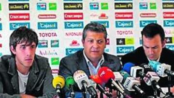 <b>EXPLICACIONES.</b> Comparecencia ayer en el Nuevo Colombino.