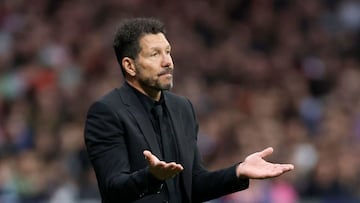 Atletico Madrid's Argentine coach Diego Simeone gestures on the touchline during the Spanish league football match between Club Atletico de Madrid and RC Celta de Vigo at Metropolitano Stadium in Madrid on February 15, 2025. (Photo by OSCAR DEL POZO / AFP)