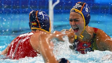¿Cuánto dinero se lleva el equipo de waterpolo femenino por su medalla de oro?