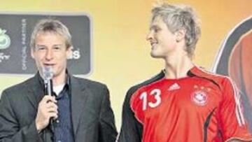 <b>LA ROJA DE JÜRGEN. </b>Klinsmann no quiere a Alemania de blanco.