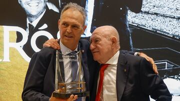 Cardo, a la derecha, junto al también mítico Joaquín Caparrós.