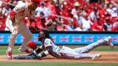 ST. LOUIS, MO - JUNE 29: Elly De La Cruz #44 of the Cincinnati Reds steals third against Nolan Arenado #28 of the St. Louis Cardinals during the third inning at Busch Stadium on June 29, 2024 in St. Louis, Missouri.   Scott Kane/Getty Images/AFP (Photo by Scott Kane / GETTY IMAGES NORTH AMERICA / Getty Images via AFP)