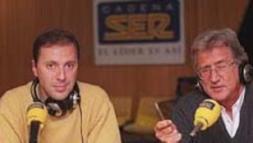 <b>PROGRAMA VETERANO.</B> Paco González y Pepe Domingo Castaño ponen la voz a uno de los programas más veteranos de la radio española.