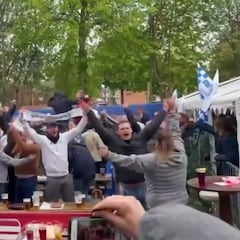 La fiesta de los aficionados del Leicester por la FA Cup
