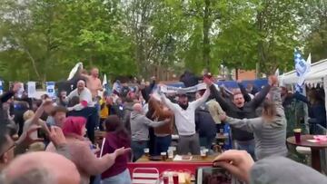 La fiesta de los aficionados del Leicester por la FA Cup