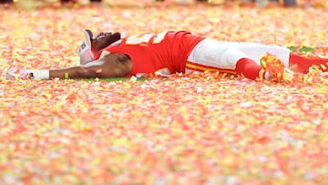 MIAMI, FLORIDA - FEBRUARY 02: Members of the Kansas City Chiefs celebrate after defeating the San Francisco 49ers 31-20 in Super Bowl LIV at Hard Rock Stadium on February 02, 2020 in Miami, Florida.   Kevin C. Cox/Getty Images/AFP
 == FOR NEWSPAPERS, INTE