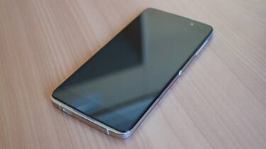 Alcatel Idol 4, prestaciones y gafas VR, todo en uno y low cost