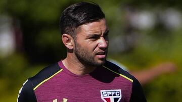 El incierto futuro que preocupa a Eugenio Mena en Brasil