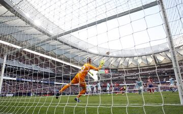 Griezmann golpeó el balón con violencia y lo acabó colando cerca de la escuadra de la portería defendida por Rubén. Vaya latigazo para el 1-0.