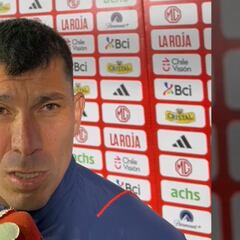 “Tratamos, pero...”: Medel contó por qué Berizzo no esperó el partido con Ecuador