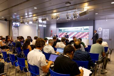 Alexander-Arnold durante la rueda de prensa de presentación.