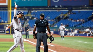 ST PETERSBURG, FLORIDA - AUGUST 14: Jeremy Pe�a #3 of the Houston Astros reacts before crossing home plate after hitting a solo home run during the fifth inning against the Tampa Bay Rays at Tropicana Field on August 14, 2024 in St Petersburg, Florida. Douglas P. DeFelice/Getty Images/AFP (Photo by Douglas P. DeFelice / GETTY IMAGES NORTH AMERICA / Getty Images via AFP)