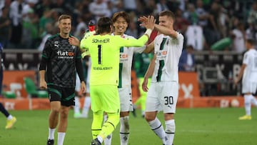 Los jugadores del Borussia Mönchengladbach celebran el triunfo ante el Hertha Berlín.