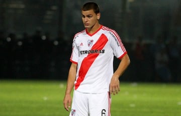 Jugó en River Plate de 2011 a 2013.
