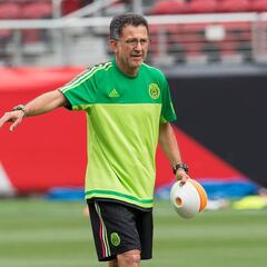 Juan Carlos Osorio, presente en el Cruz Azul vs Pumas