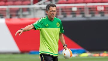 Juan Carlos Osorio, presente en el Cruz Azul vs Pumas