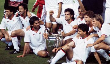 Levant¨® la Champions dos veces como jugador del AC Milan (1989 y 1990)