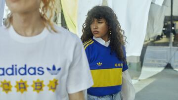 Adidas Originals le rinde homenaje a River y Boca como estándares y creadores del evento deportivo más importante de Argentina. Por el lado de Boca, la marca quiso rememorar aquella camiseta del campeonato de 1981 y que se volvió un objeto de culto para los hinchas del club. Para River, adidas Originals quiso agasajar la temporada gloriosa que tuvo el club entre 1985 y 1986. 